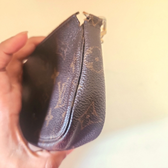 Lv mini pochette with chain - Picture 5 of 11